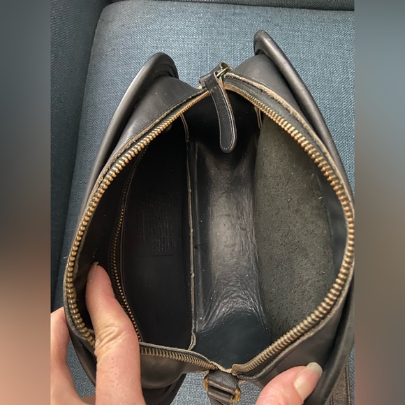 Vintage Coach Black Leather Crossbody Shoulder Handbag No. D4C-9931 - Picture 13 of 16